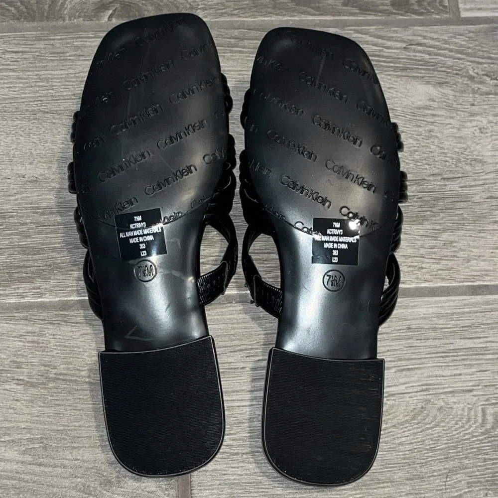 Calvin Klein Women’s black Trivy slide sandal size 7.5 NEW